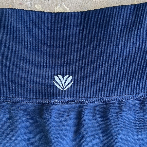 Like new Forever 21 ombre Capri leggings - Picture 10 of 11